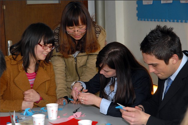 中外学生SERVICE lEARNING 构建良好学习氛围